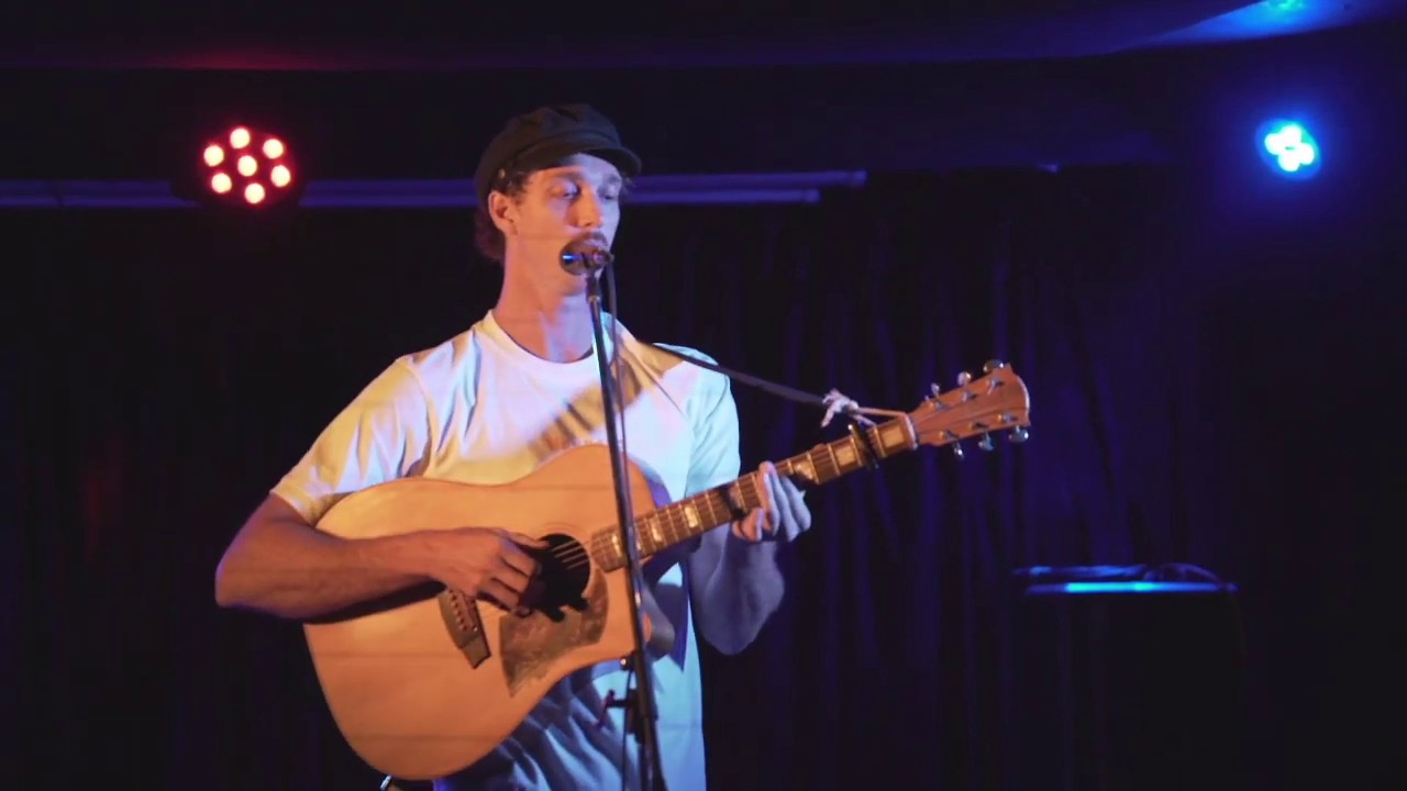 Dark Blue Sweater - Live