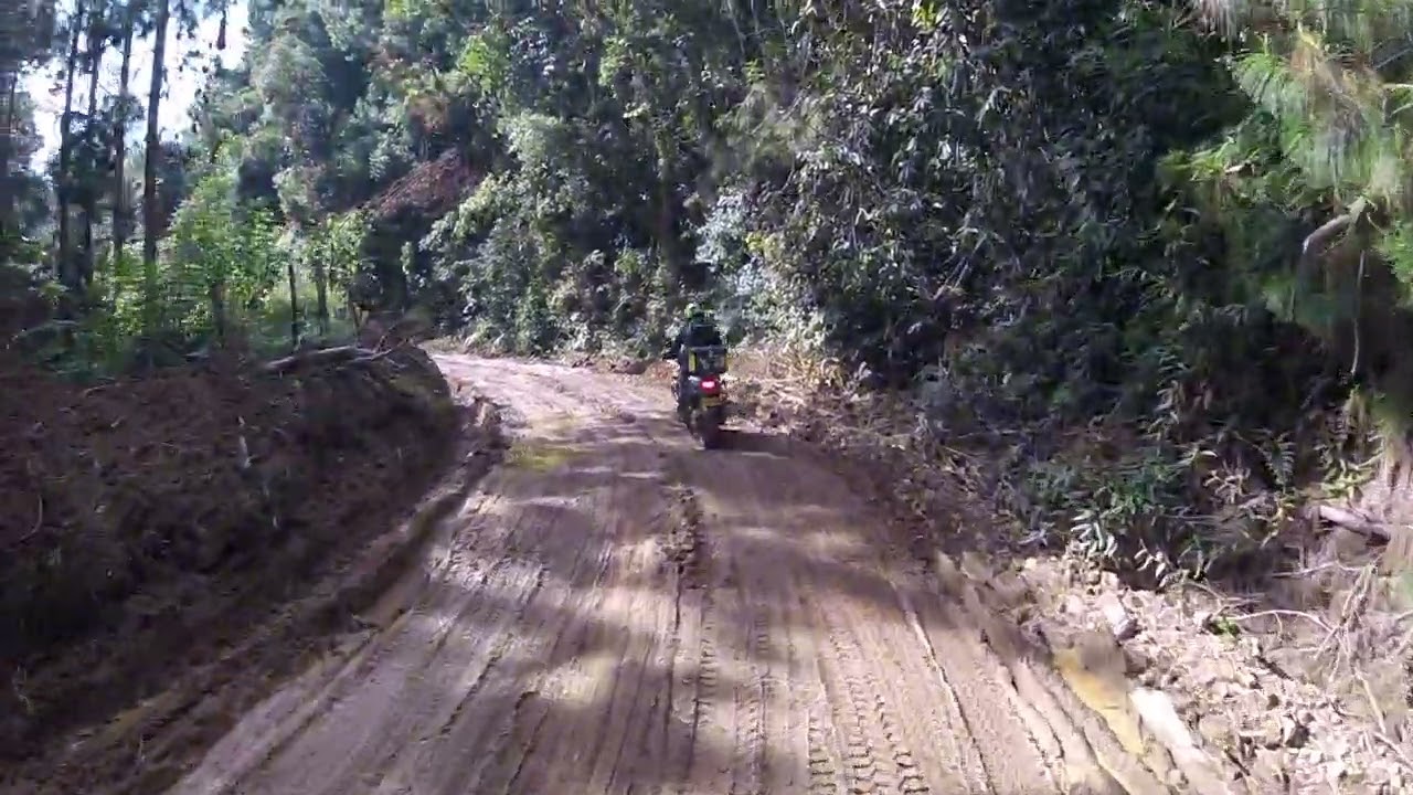 ¡Trochando en África Twin y Vstrom 650XT!