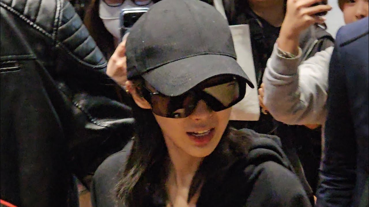 aespa Giselle arrival @ Charles de Gaulle Airport in Paris for the Loewe PFW Event