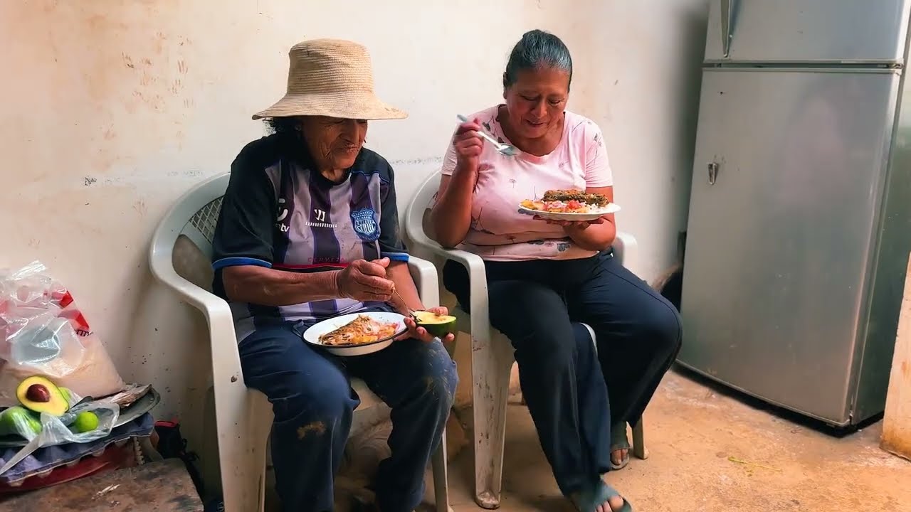Le voy hacer un sudado le pescado con patacones y arroz para mi mamita y el peon