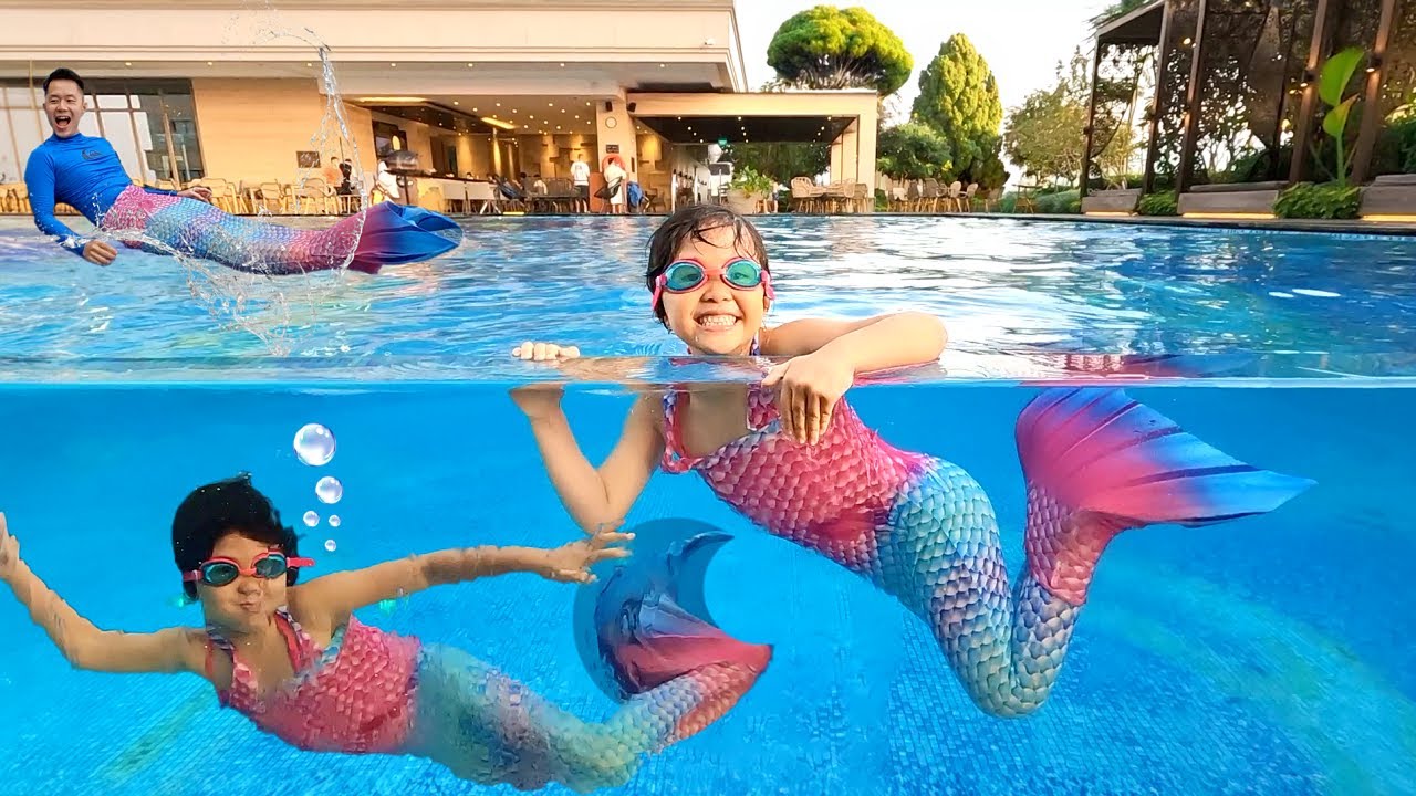 Putri Duyung dan Putra Duyung Lagi Berenang dan Main Air The Little Mermaid