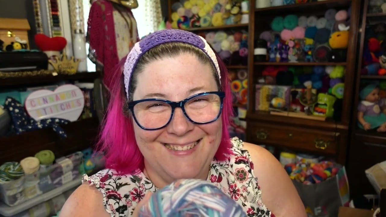 Universal Yarns unboxing