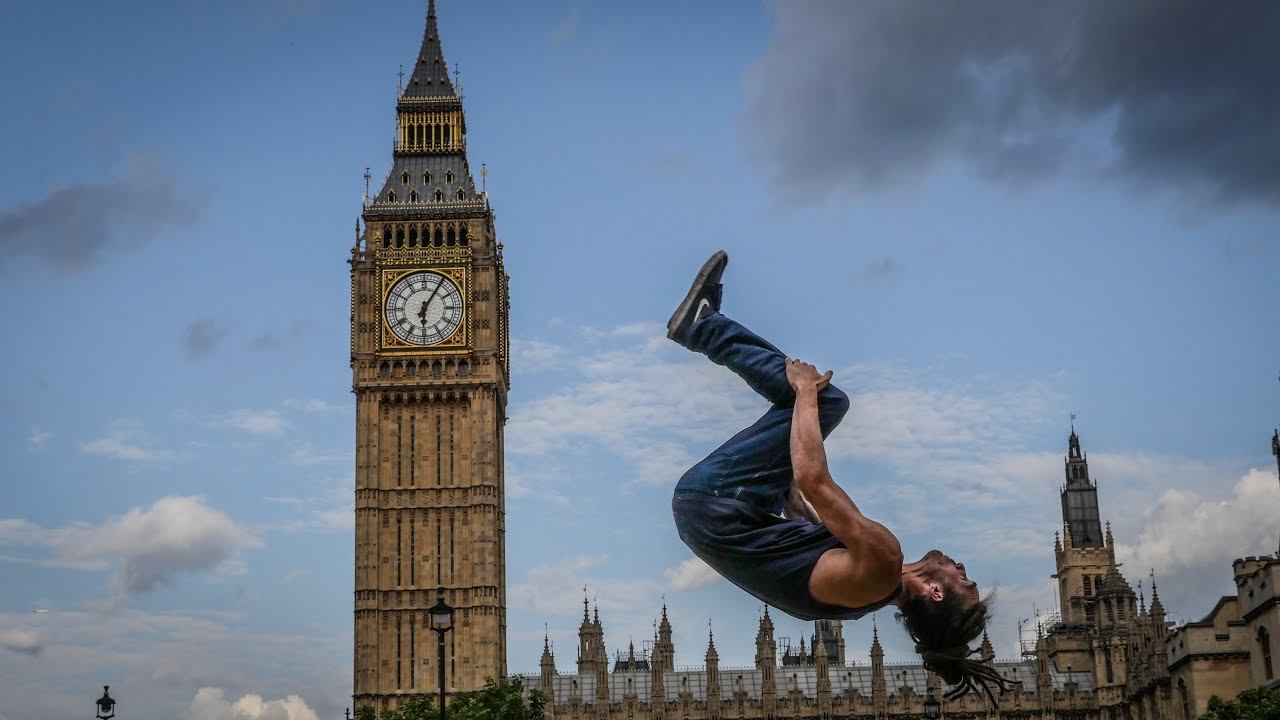 BEING A LONDON TOURIST
