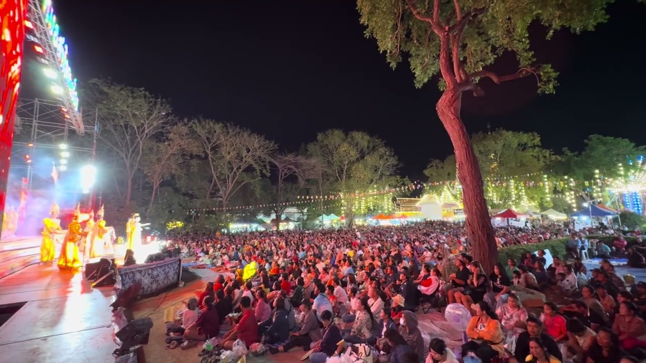 เปิดม่านทำการแสดง 📌วัดปทุมวาส บ้านเขว้า อ.บ้านเขว้า จ.ชัยภูมิ #๑ทศวรรษหมอลำใจเกินร้อย 