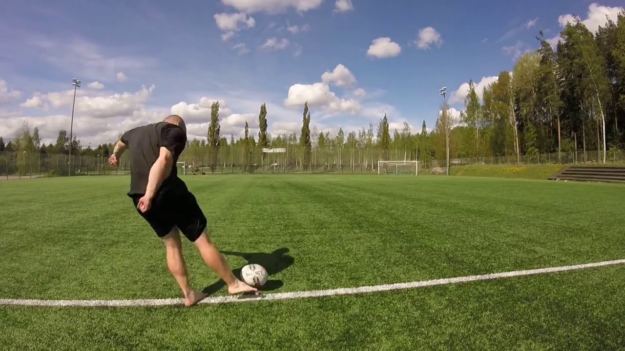 Monster Barefoot World Record 60-62 Meters (66-68 Yards)