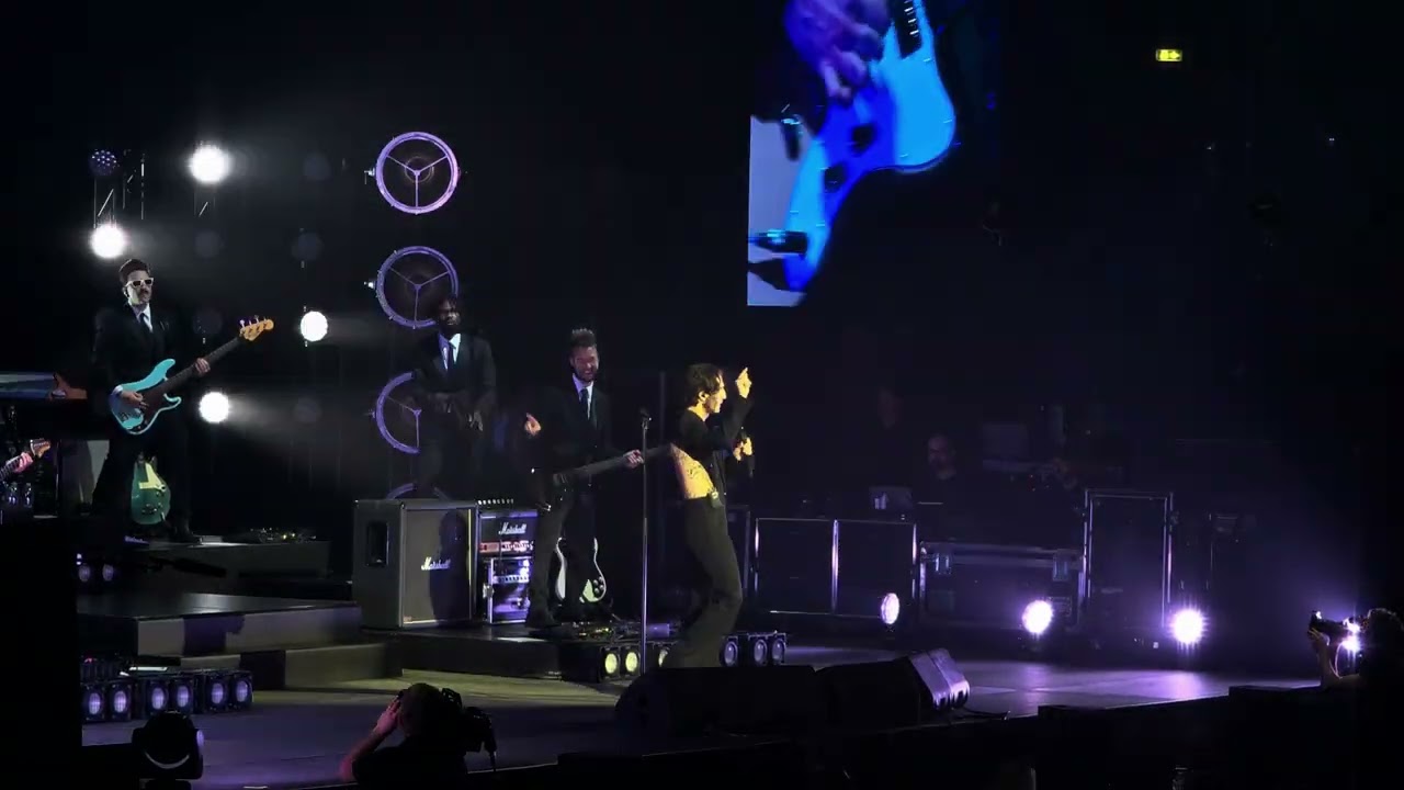 Damiano David Born with a broken heart Funny Little Fears World Tour Rome