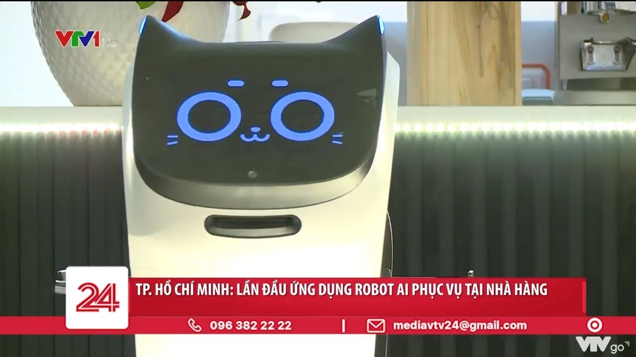 TP. Hồ Chí Minh lần đầu ứng dụng robot AI phục vụ tại nhà hàng | VTV24