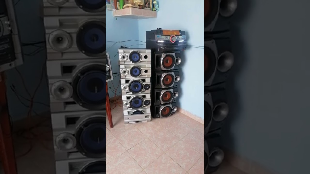 Sony gn880 vs Sony zux9