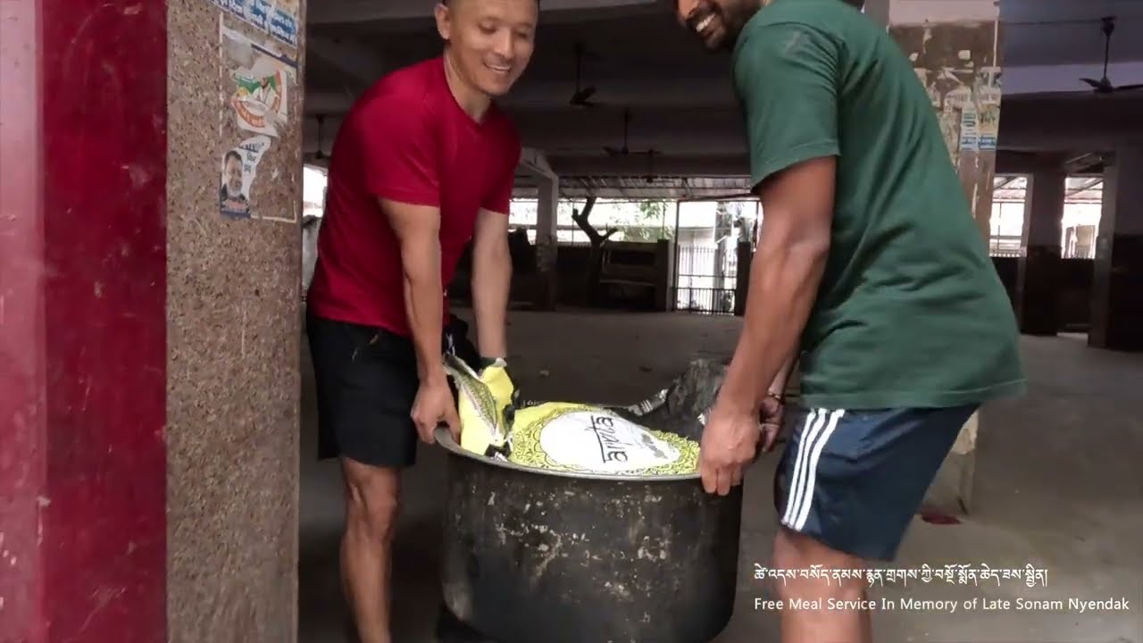 Remembrance service | Free Food distribution for poor daily wager in Delhi | Street dog feeding