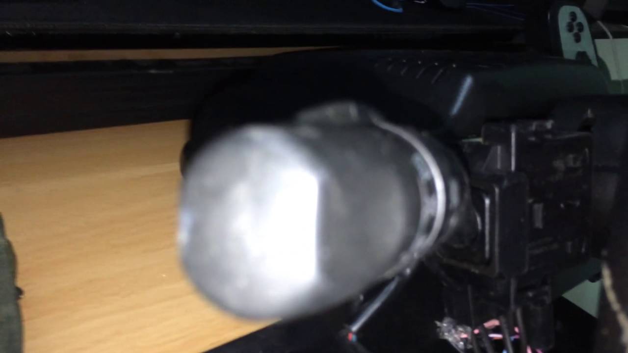Logitech G27 mod volant, blinker/light switch.