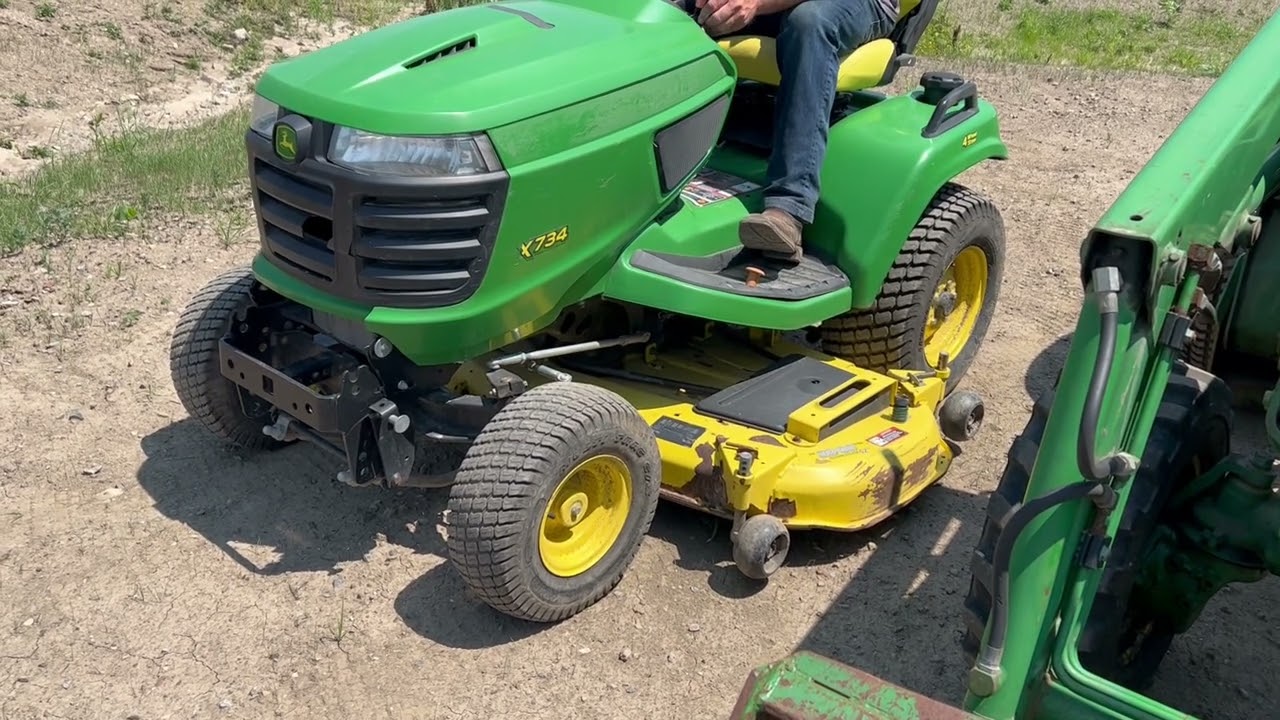 Lot 120 John Deere X734