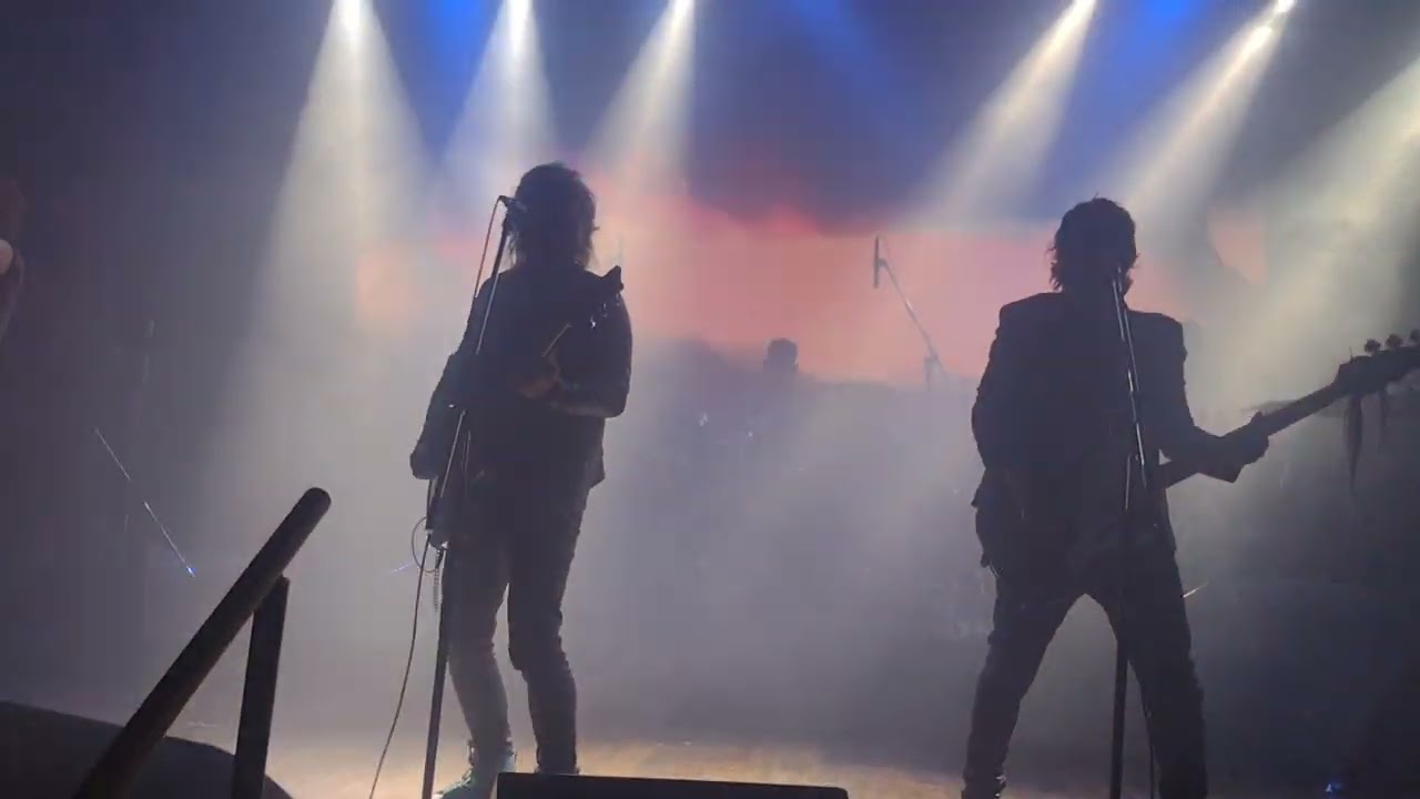 Eslavos - Intro + Gente Extraña + Hasta el 66 - Teatro Flores 11/11/23