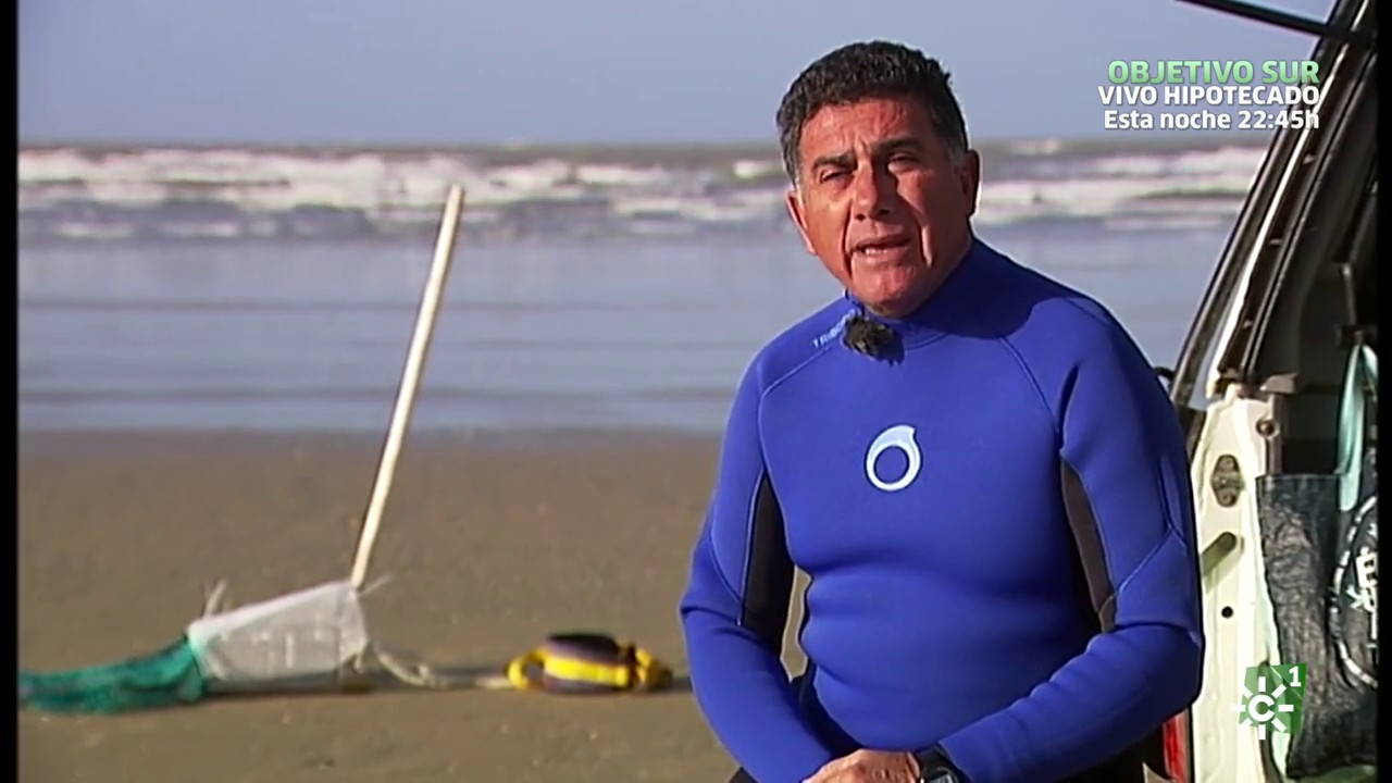 Tierra y mar | visita uno de los caladeros de coquinas más productivos de la costa andaluza