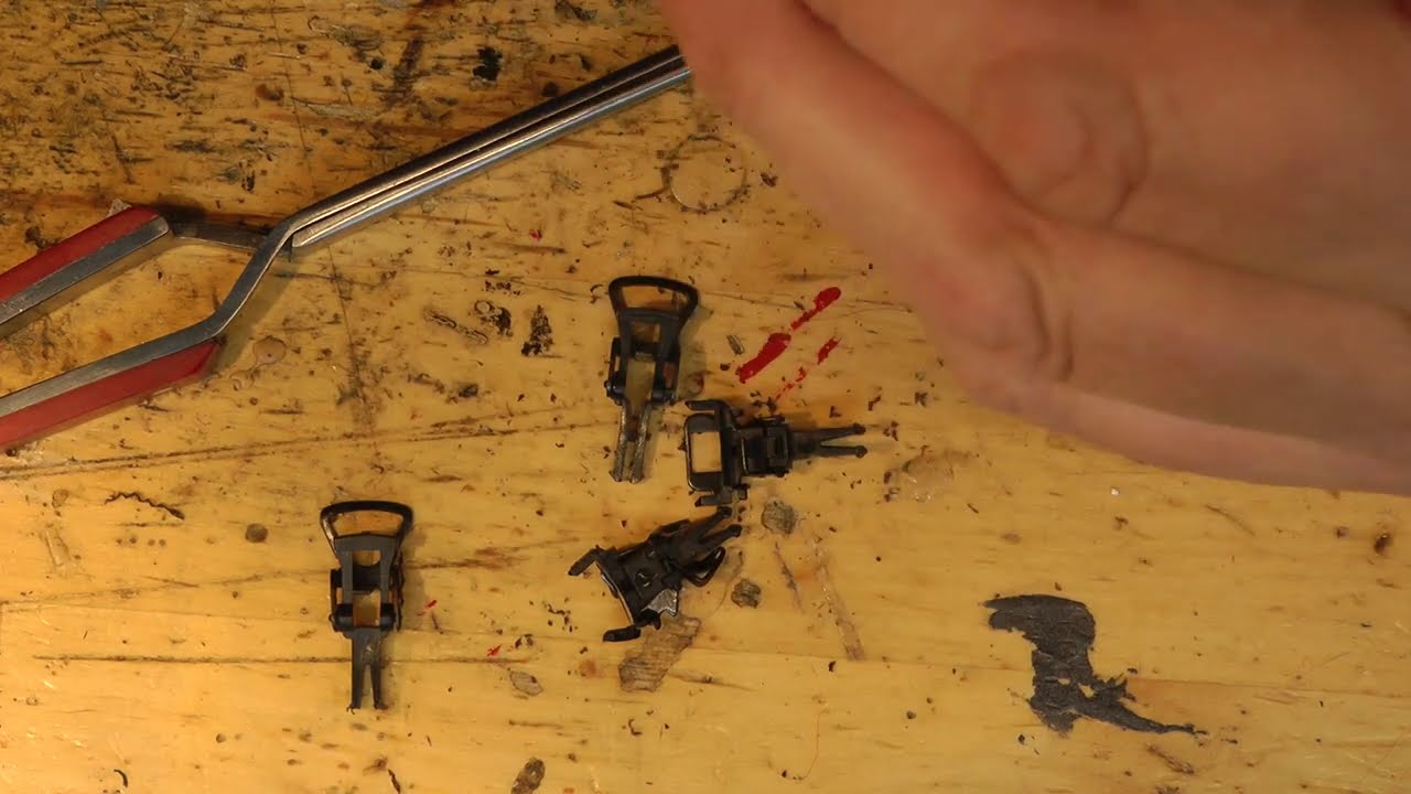 Wolfgangs Märklin Modell Bahn , Sonntagsbasteln  einfache Stromführende Kupplung