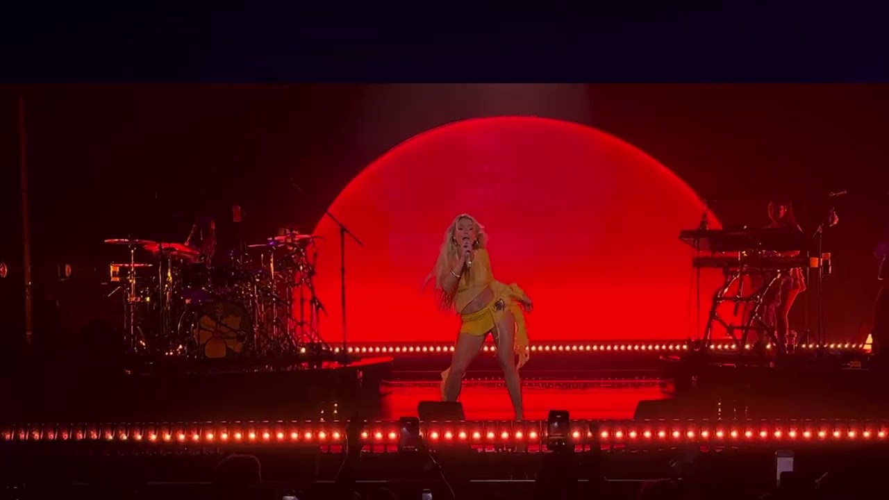Zara Larsson presents the midnight sun tour. Live, full show.