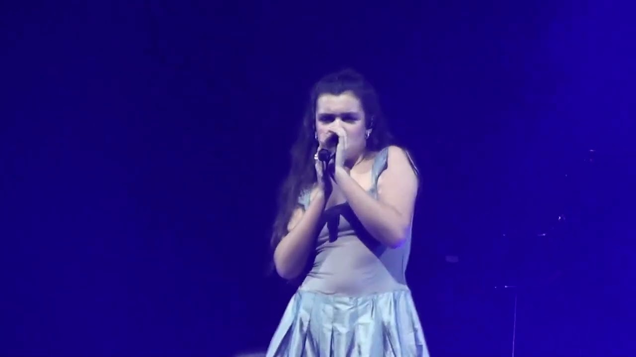 Giratutto - Amaia 'si abro los ojos no es real' (Barcelona 21-02-2025)