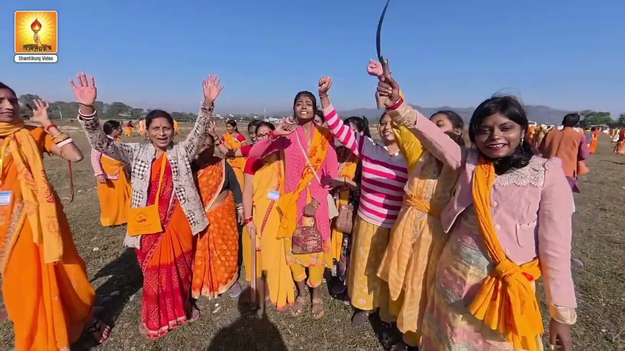 चलो नवयुग के रथ को खींचें! नवविहान के स्वर अब गूँजें