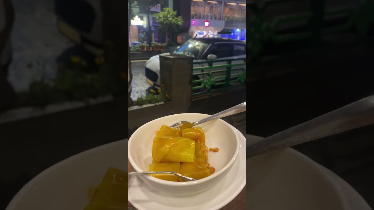 What I Ate in MG Marg Gangtok Sikkim #shorts #youtubeshorts #streetfood #creatingforindia