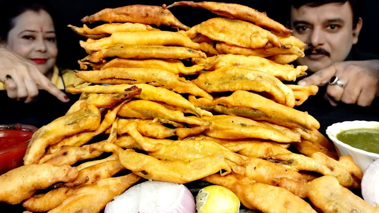 55 SPICY🔥🌶 MIRCHI PAKODA/BHAJJI EATING CHALLENGE *INDIAN STREET FOOD* CHILLI EATING CHALLENGE| #food