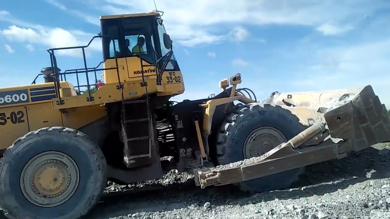 KOMATSU WD 600-6 WHEEL DOZER