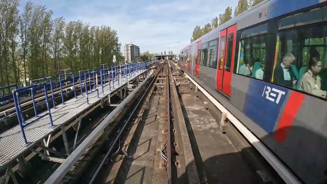 Cabinerit Metrolijn D van Rotterdam Centraal naar Slinge Keerspoor