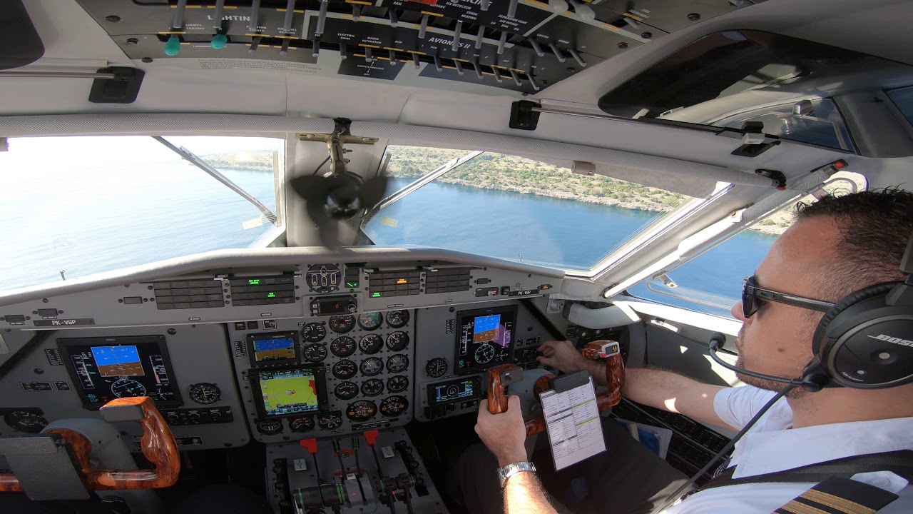 Susi Air - L410 landing in Kisar