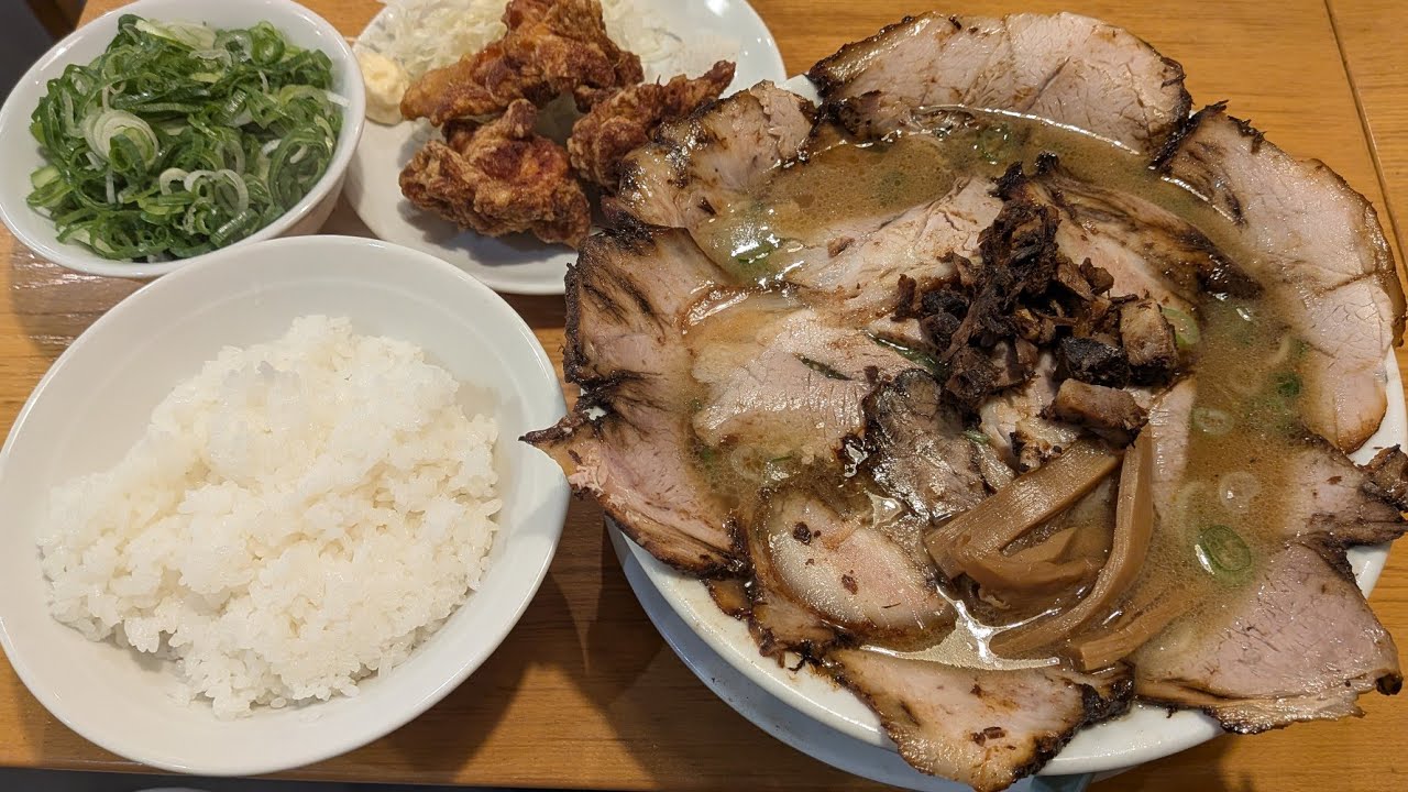 【京都ラーメン】爆盛り黒豚チャーシューが最高に旨い中華そば専門店でこの店舗でのみ食べられる味噌ラーメンを唐揚げセットと共に爆食！【大豊ラーメン】Kyoto gourmet