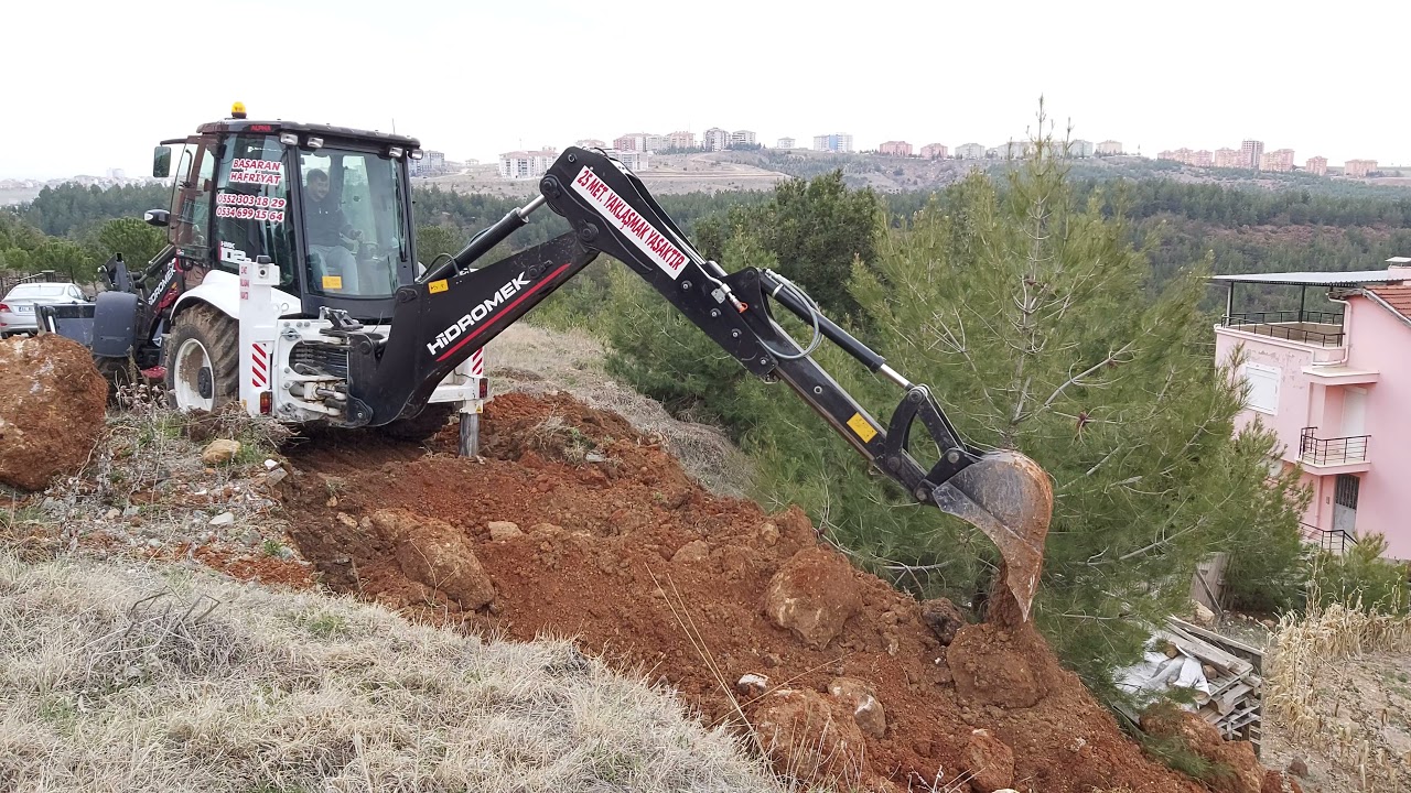 Eğimli Bahçeye Tepeden Yol Açma Hidromek 102B Alpha A5 Bekoloder