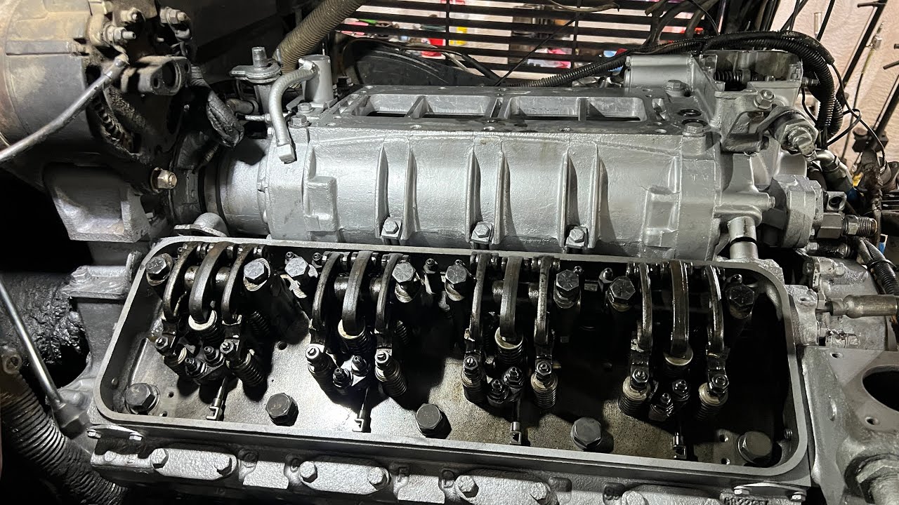 Detroit diesel 8v92TA rebuild.  Water pump rebuild, heads going on, main bearings