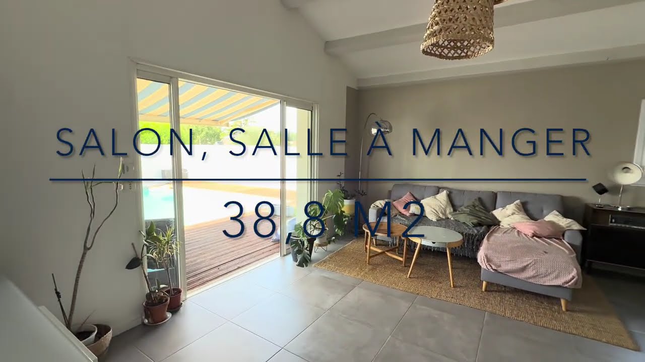 Simons Immobilier vous propose, à Groleau La Jarrie, une élégante maison familiale de 5 pièces.
