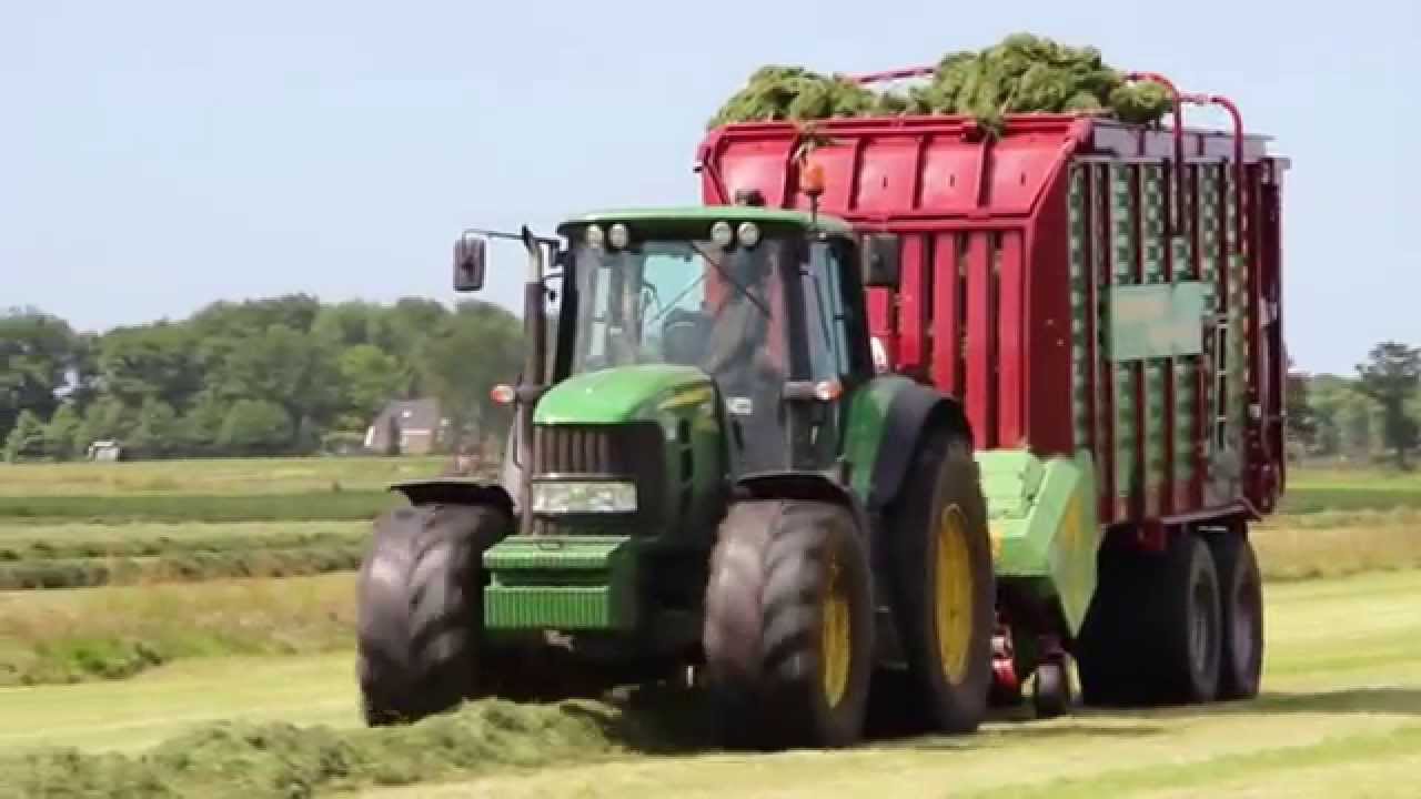 www.trekkerfotografie.nl - Gras oprapen door loonbedrijf Krans