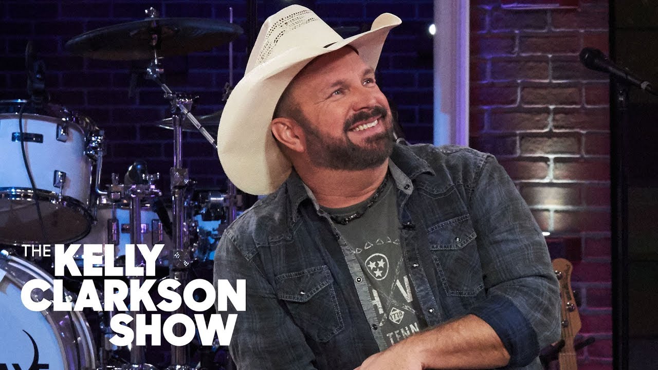 Kelly Says Garth Brooks Is As Captivating As Meryl Streep