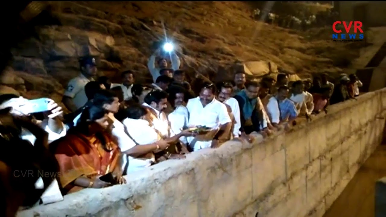 Minister Amarnath Reddy Jala harathi at Handri Neeva Water in Chittoor Dist | CVR News