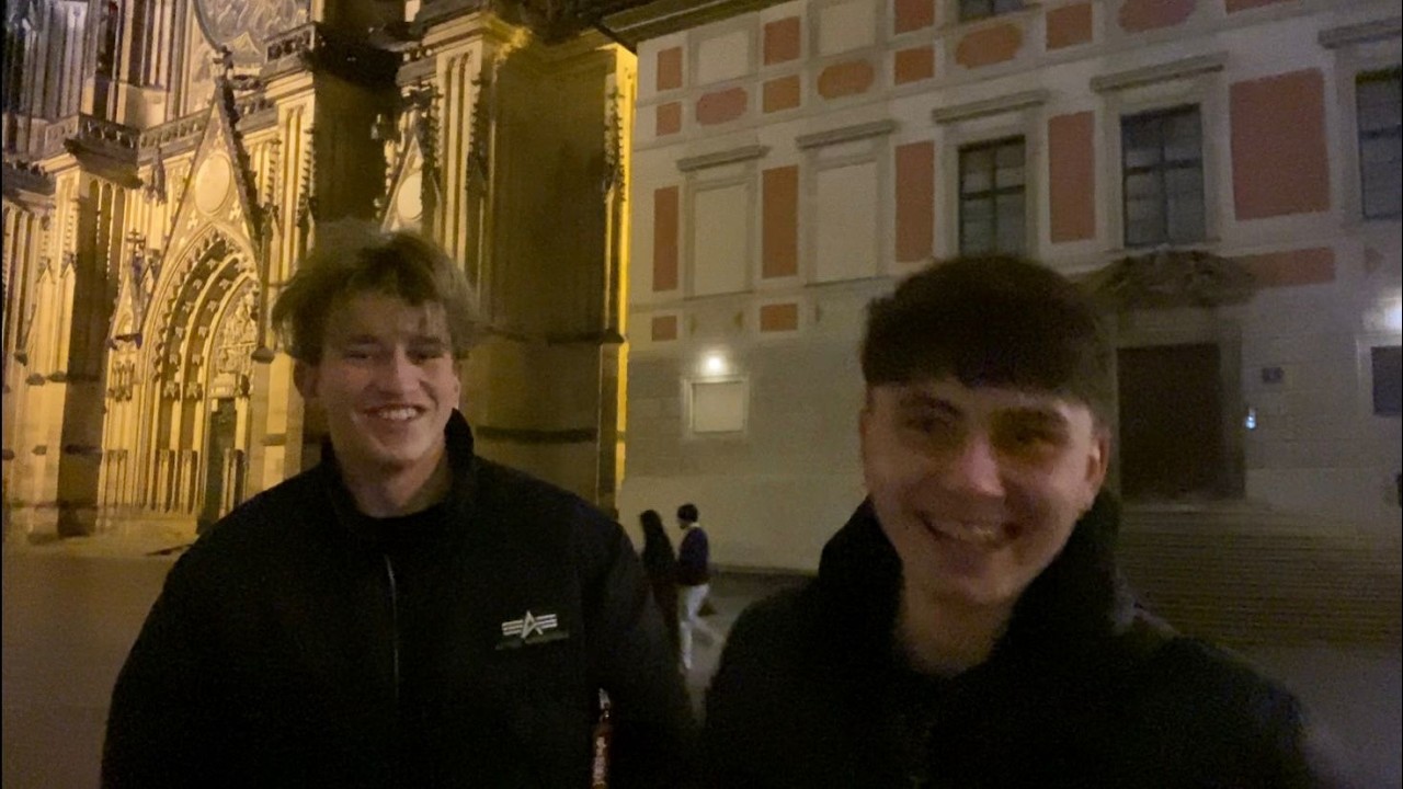 explorando Praga en navidad con mi colega