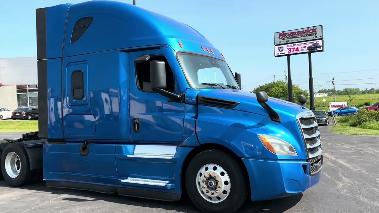 2020 Freightliner Cascadia 126 - Selectrucks of Cleveland 5107