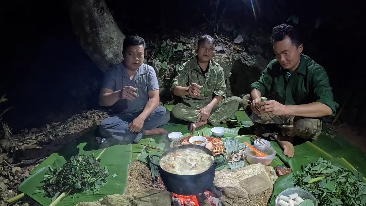 #919. Nồi lẩu trong rừng sau một ngày dài, phiêu lưu trong rừng