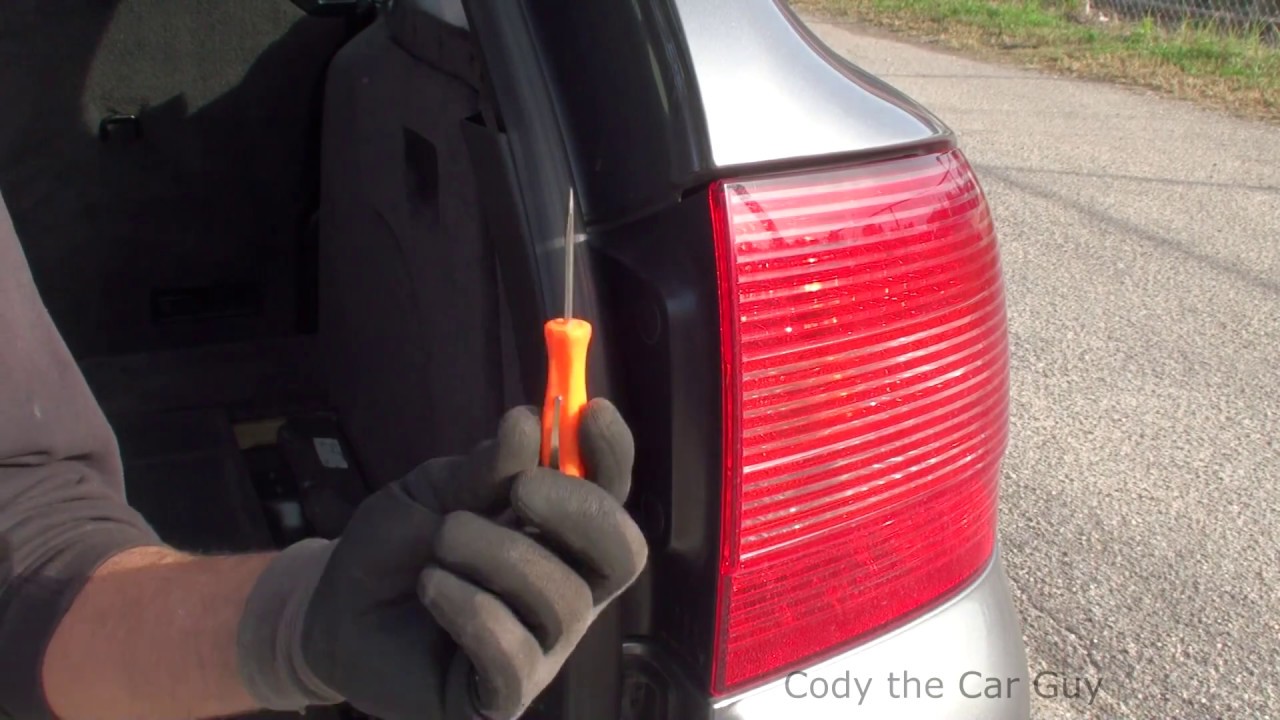 Porsche Cayenne tail light bulb replacement