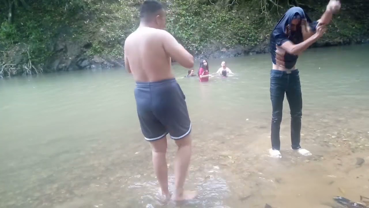 HARI PERTAMA PENGINAPAN DI KOLOYAN RIVER COTTAGE | SUASANA PENGINAPAN RASA SEPERTI DI RUMAH PANJANG 