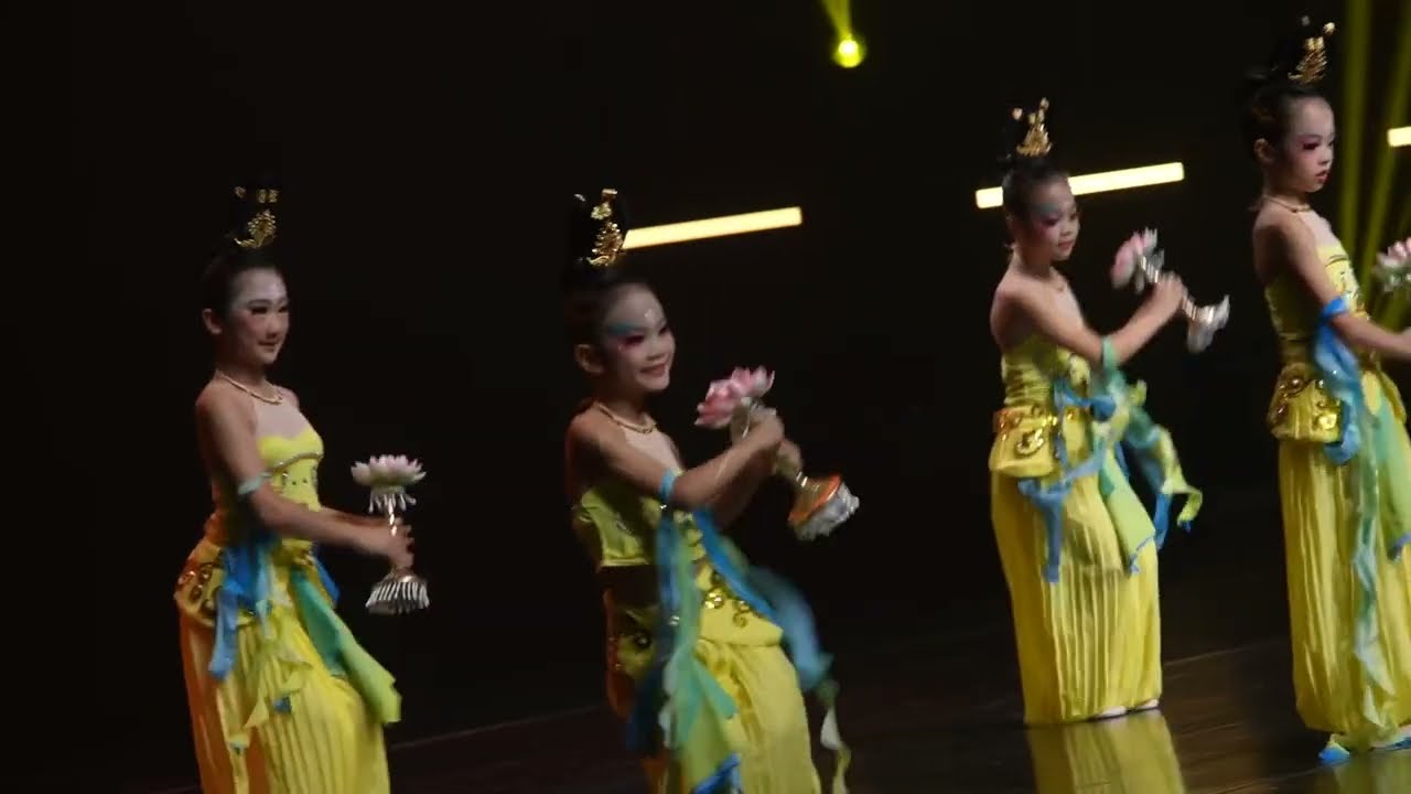 The Cute-wonderful dance performance !growing young dancer 30