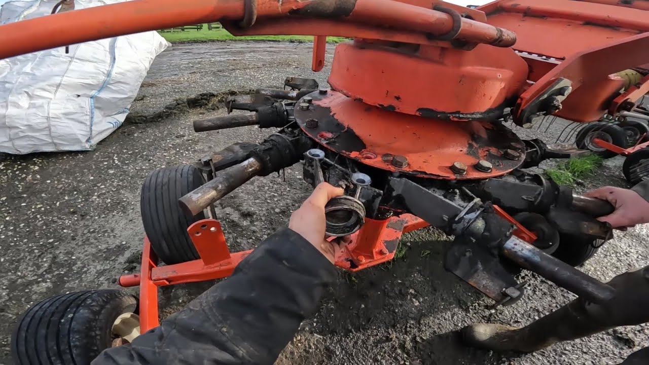 rotor rake repair | broken tooth carrier | MF RK, Fella TS 670, Fendt Former rake / swather