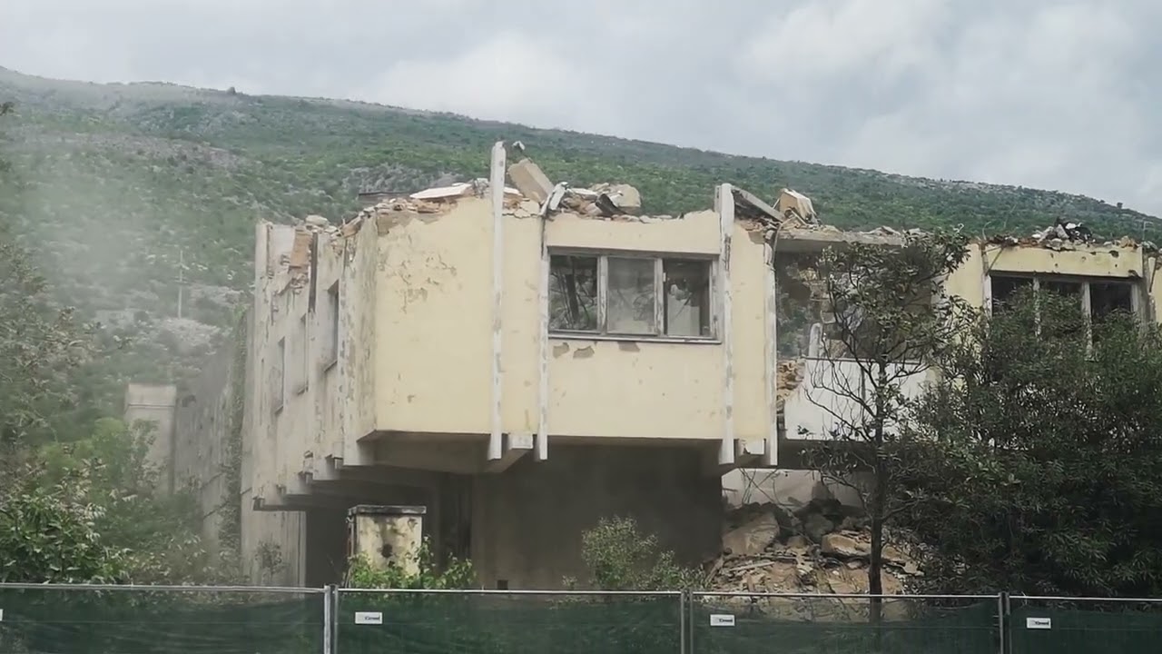 Bageri brišu posljednje tragove kultne Fabrike duhana Mostar