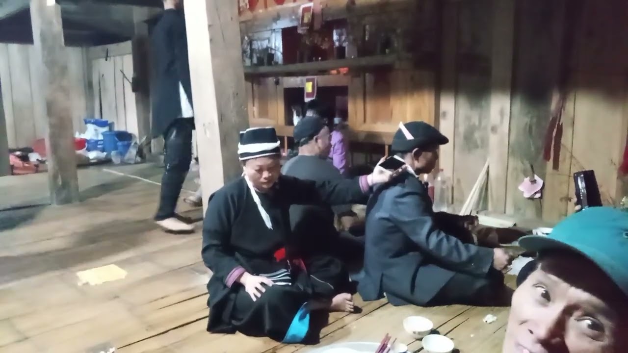 Bà caí hảt vối ông cà pènh vinh ti