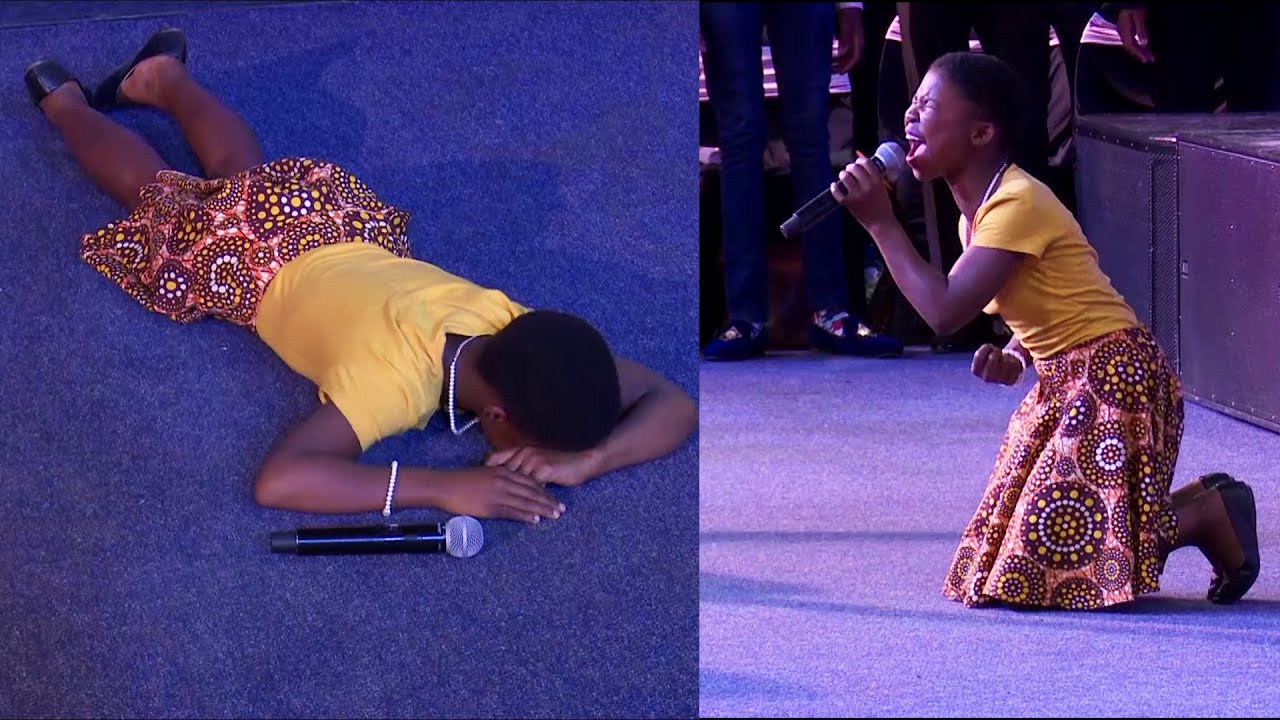 THIS YOUNG GIRL SHOCKED THE PROPHET, AND LET EVERYONE CONFESS THEIR SINS & WORSHIPPED THE LORD.