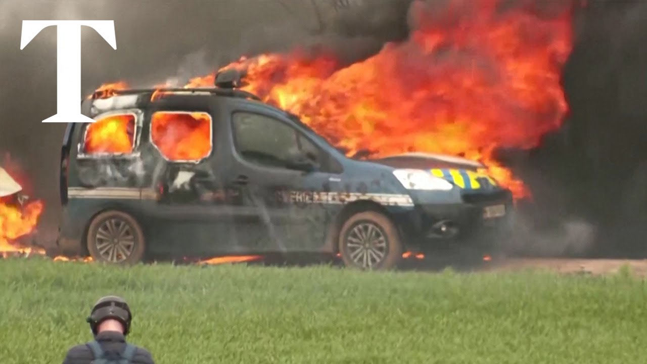 Police clash with&nbsp;environmental protesters in western France