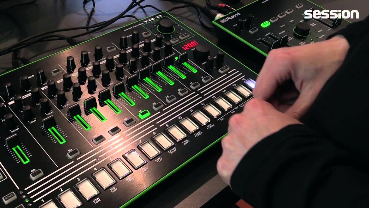 ROLAND TR-8 Rhythm Performer