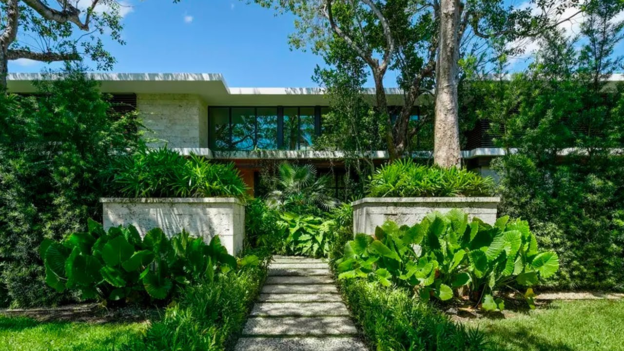 Property Showcase | 9261 School House Rd, Coral Gables