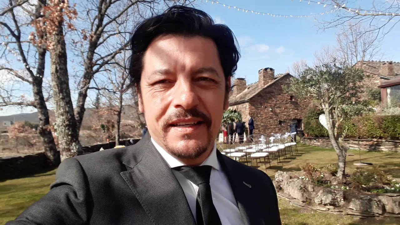 Maestro oficiante de ceremonia de boda civil en Guadalajara y Madrid