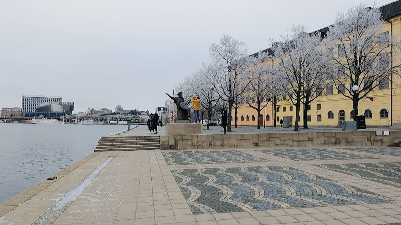 Cold Winter Walk in Stockholm -- Riddarholmen