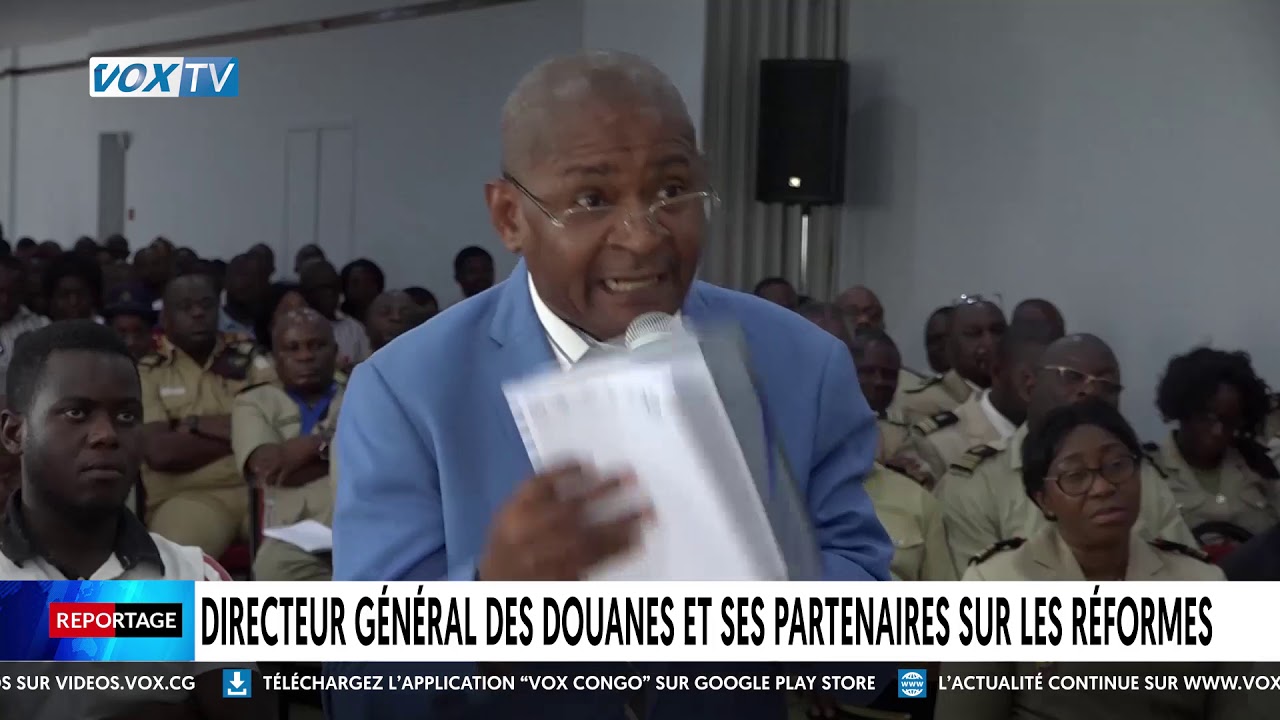 Directeur général des douanes et ses partenaires sur les réformes