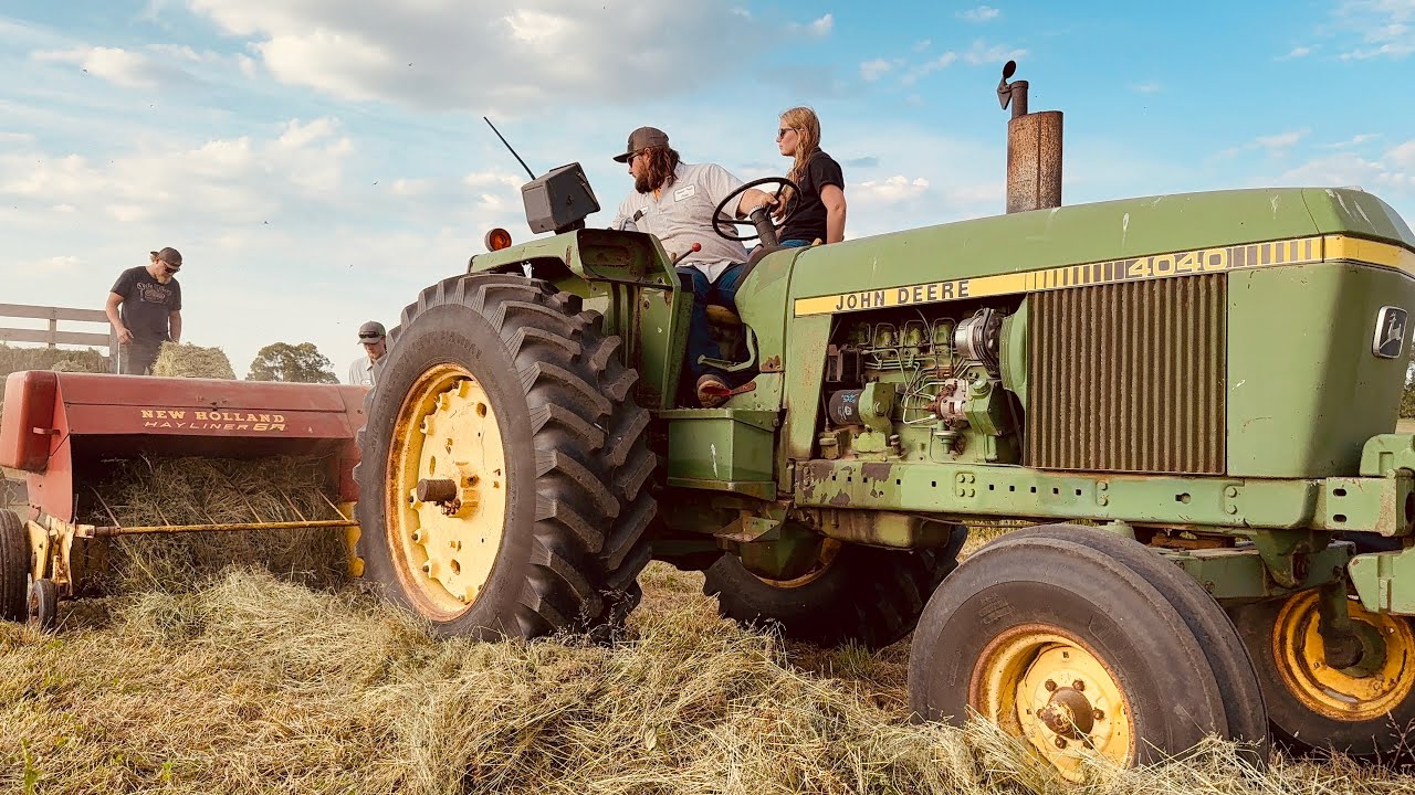 Old Iron, young Farmer: First Time Square Baling with John Deere 4040 and New Holland hayliner 68
